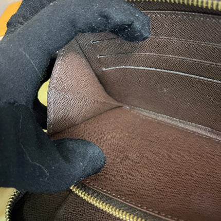 Preloved Louis Vuitton Wallet Organizer