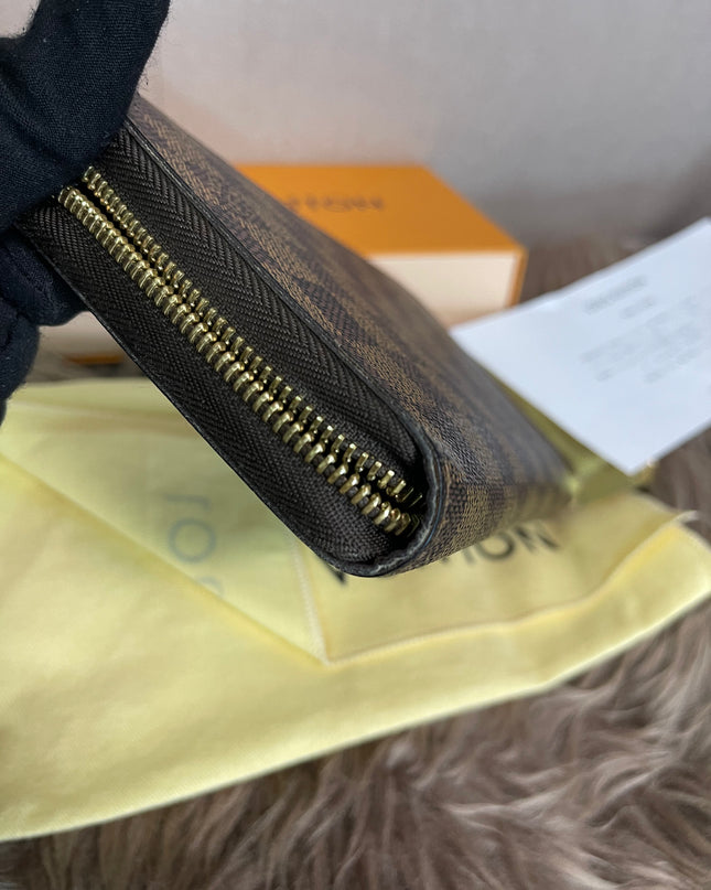 Preloved Louis Vuitton Wallet Organizer