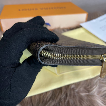 Preloved Louis Vuitton Wallet Organizer