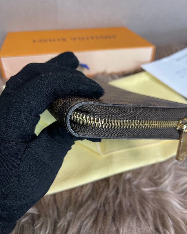Preloved Louis Vuitton Wallet Organizer