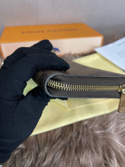 Preloved Louis Vuitton Wallet Organizer