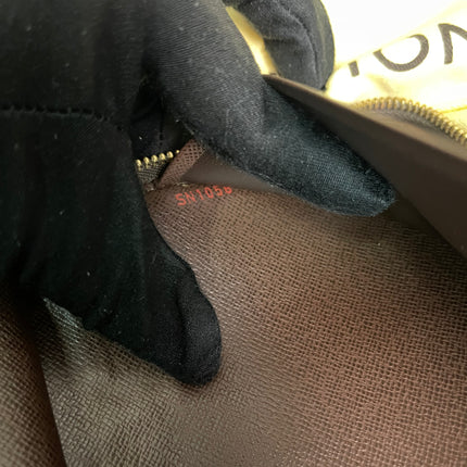 Preloved Louis Vuitton Wallet Organizer