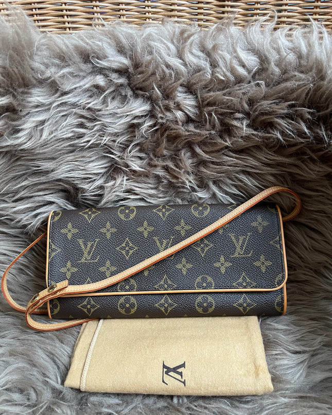 Preloved Louis Vuitton Pochette Twin GM in Monogram canvas