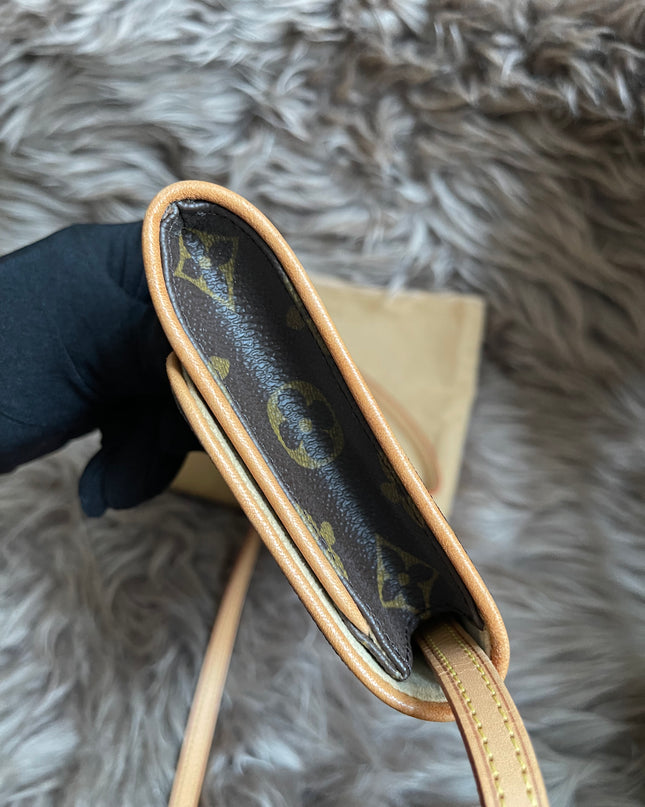 Preloved Louis Vuitton Pochette Twin GM in Monogram canvas
