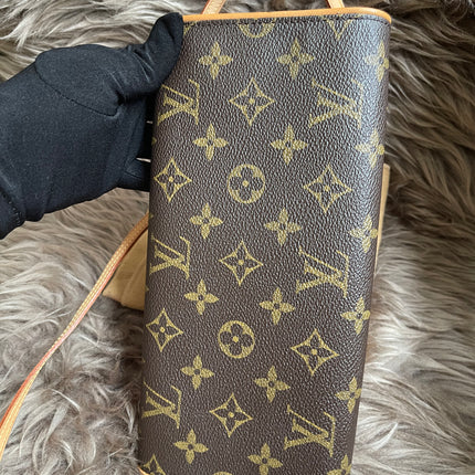 Preloved Louis Vuitton Pochette Twin GM in Monogram canvas