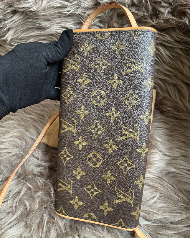 Preloved Louis Vuitton Pochette Twin GM in Monogram canvas