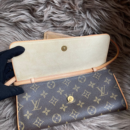 Preloved Louis Vuitton Pochette Twin GM in Monogram canvas
