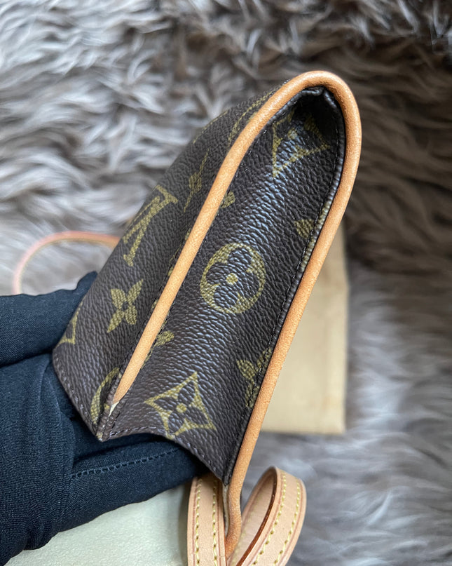 Preloved Louis Vuitton Pochette Twin GM in Monogram canvas