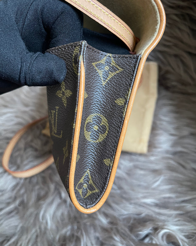 Preloved Louis Vuitton Pochette Twin GM in Monogram canvas