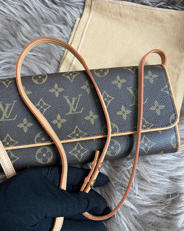 Preloved Louis Vuitton Pochette Twin GM in Monogram canvas