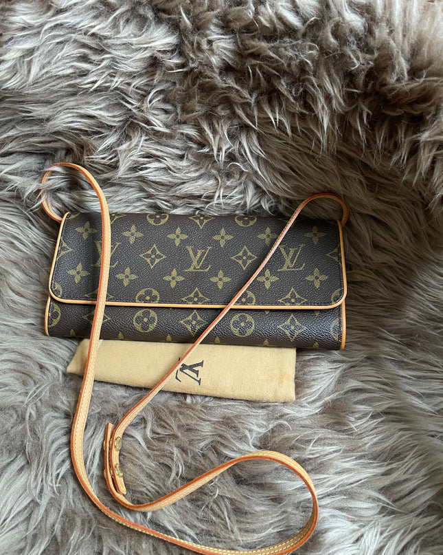 Preloved Louis Vuitton Pochette Twin GM in Monogram canvas