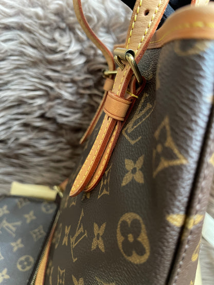 Preloved Louis Vuitton Petit Bucket Bag w/pouch