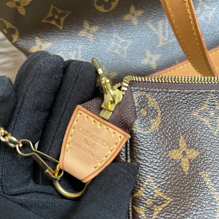 Preloved Louis Vuitton Petit Bucket Bag w/pouch