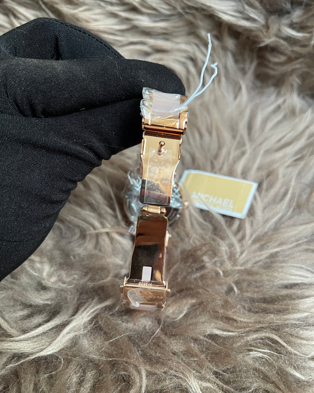 Unused Preloved Michael Kors MK6110 Mini Parker Ladies Rose Gold Stainless Chrono Watch.
