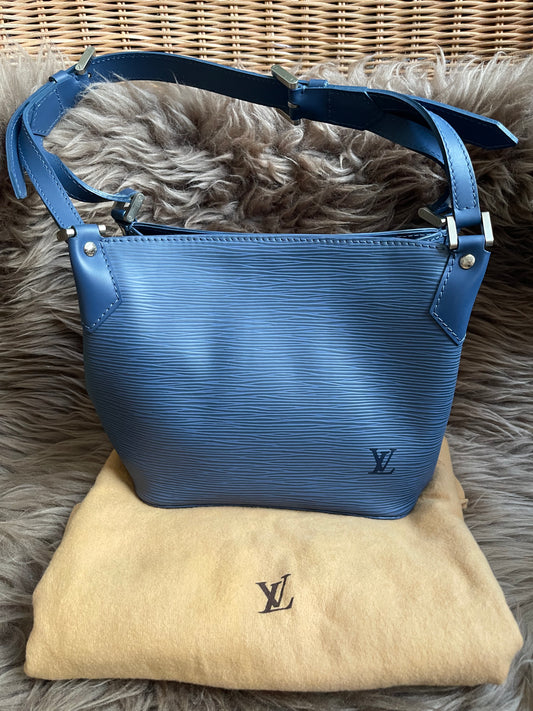Preloved Louis Vuitton Mandara PM – Myrtille Blue
