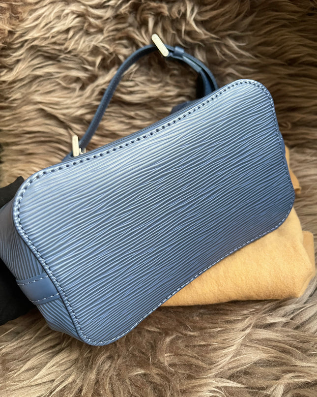 Preloved Louis Vuitton Mandara PM – Myrtille Blue