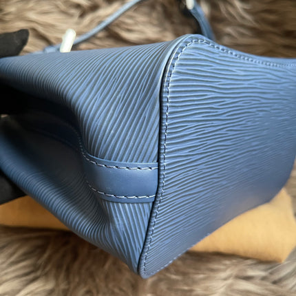 Preloved Louis Vuitton Mandara PM – Myrtille Blue