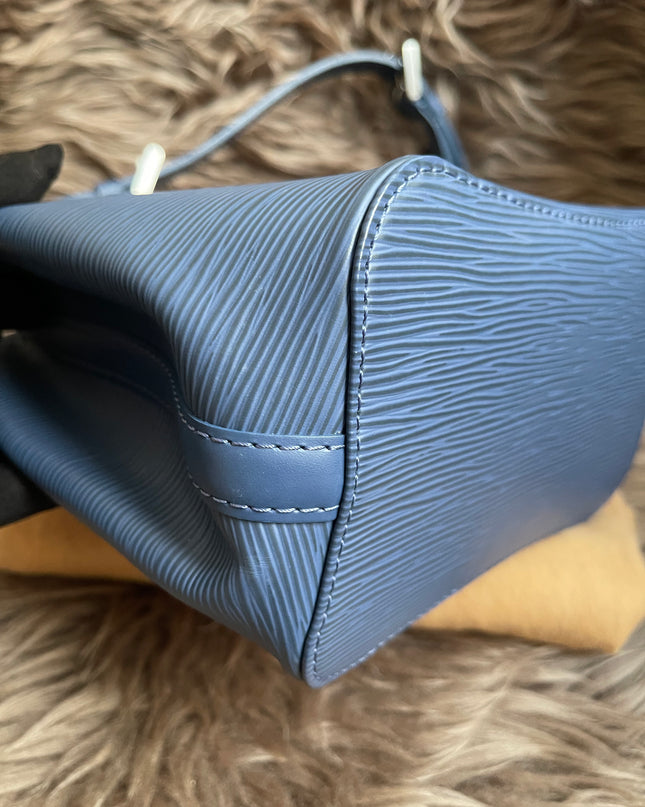 Preloved Louis Vuitton Mandara PM – Myrtille Blue