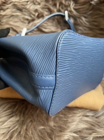 Preloved Louis Vuitton Mandara PM – Myrtille Blue