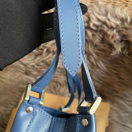 Preloved Louis Vuitton Mandara PM – Myrtille Blue