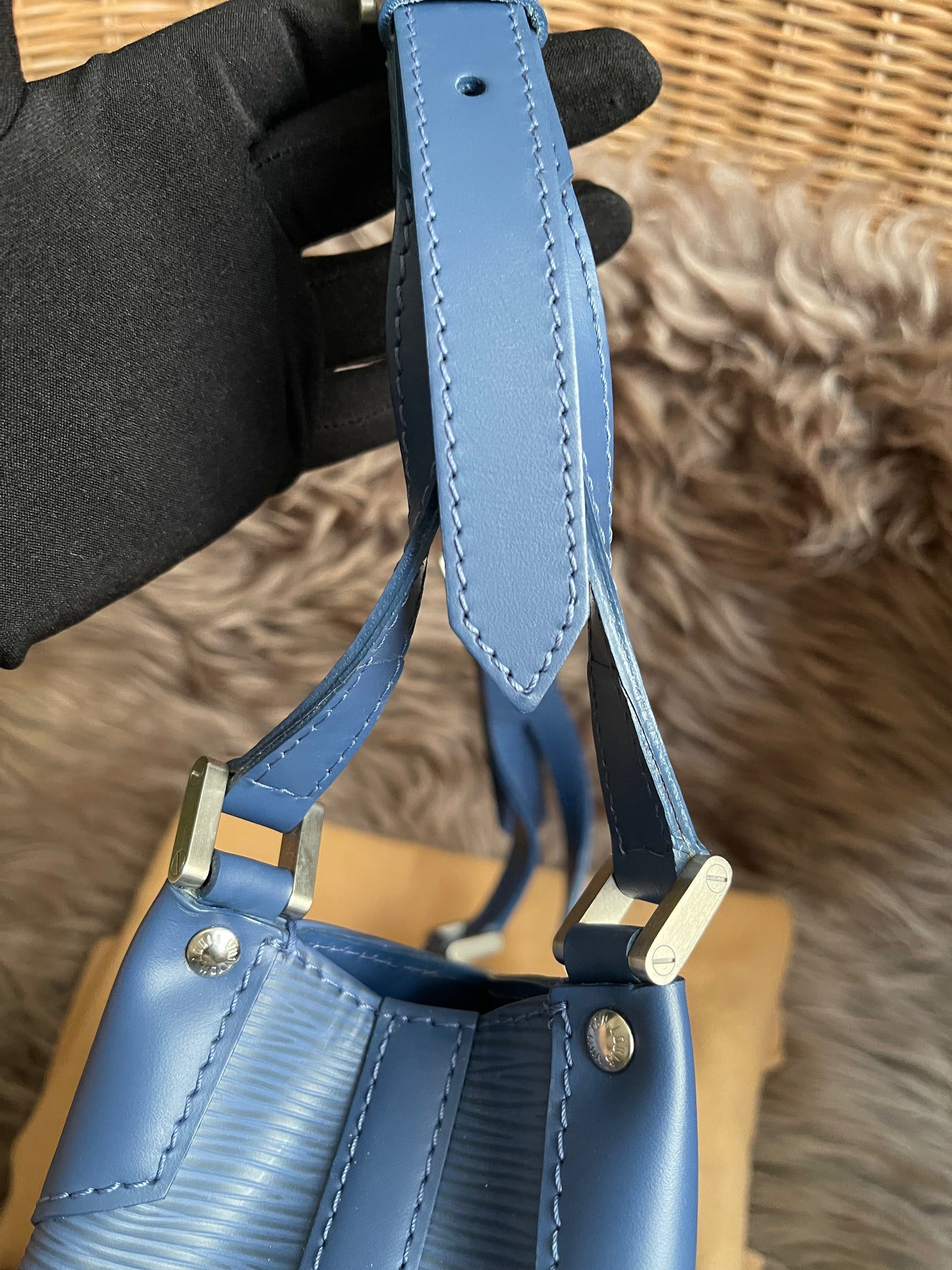 Preloved Louis Vuitton Mandara PM – Myrtille Blue