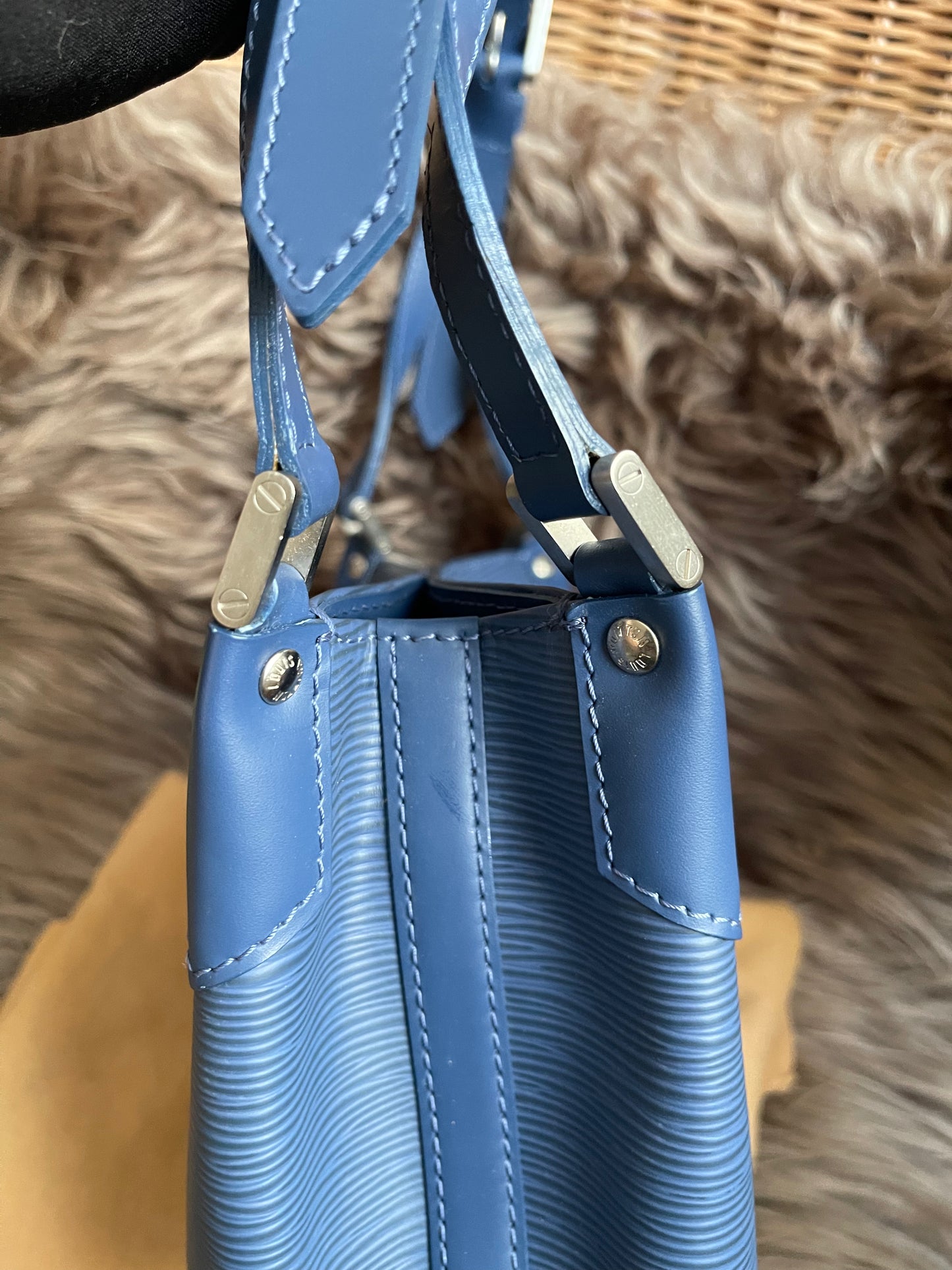 Preloved Louis Vuitton Mandara PM – Myrtille Blue