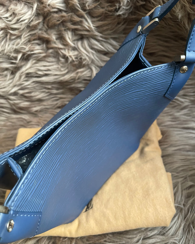 Preloved Louis Vuitton Mandara PM – Myrtille Blue