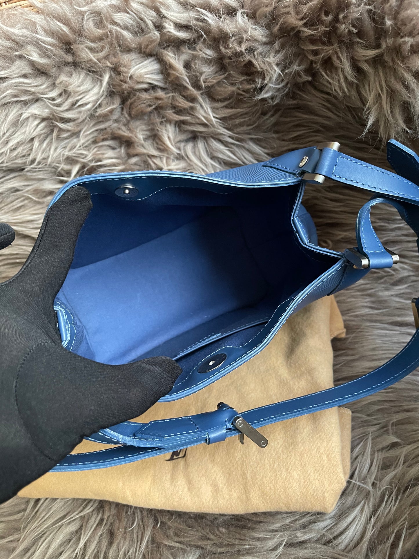 Preloved Louis Vuitton Mandara PM – Myrtille Blue