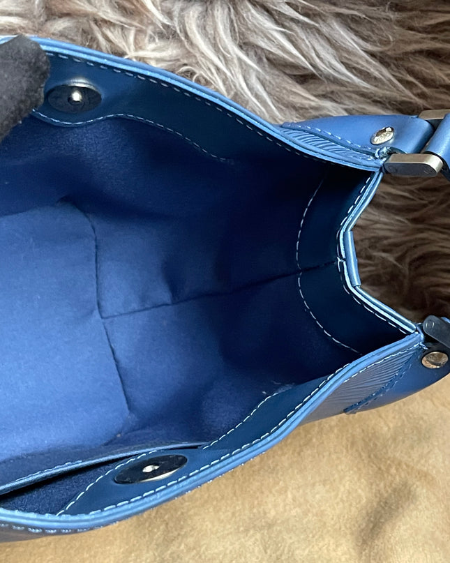 Preloved Louis Vuitton Mandara PM – Myrtille Blue