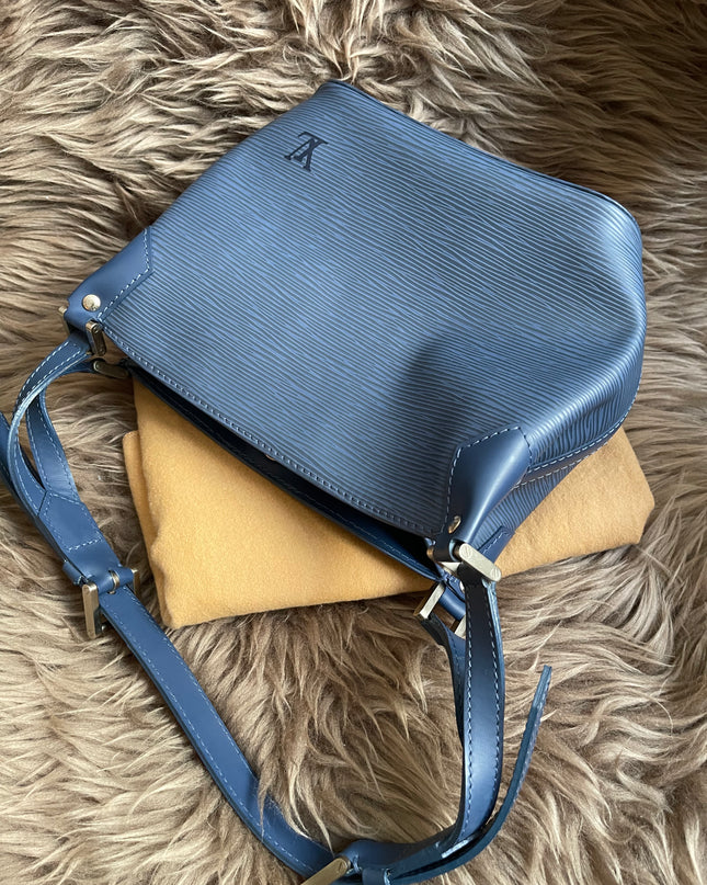 Preloved Louis Vuitton Mandara PM – Myrtille Blue