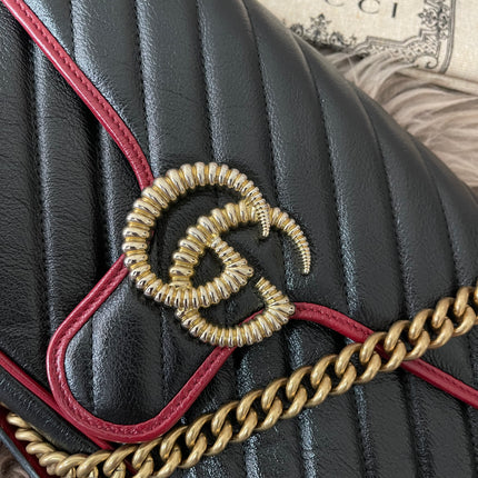 PRELOVED AUTHENTIC GUCCI GG Mini Marmont Matelassé Bag in BLK/RED