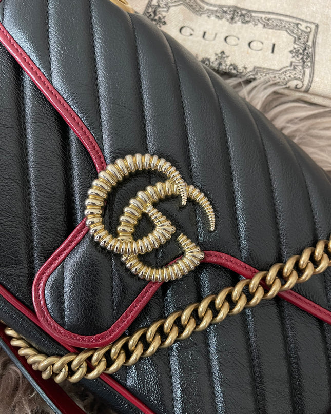 PRELOVED AUTHENTIC GUCCI GG Mini Marmont Matelassé Bag in BLK/RED
