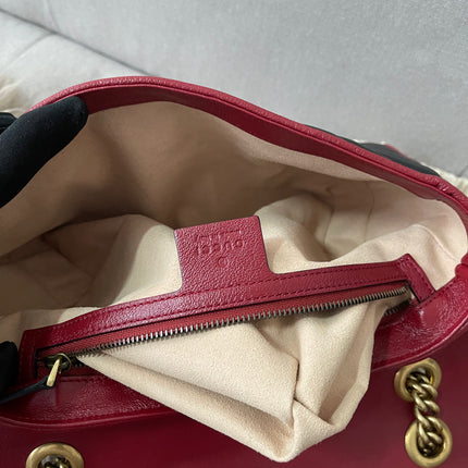 PRELOVED AUTHENTIC GUCCI GG Mini Marmont Matelassé Bag in BLK/RED