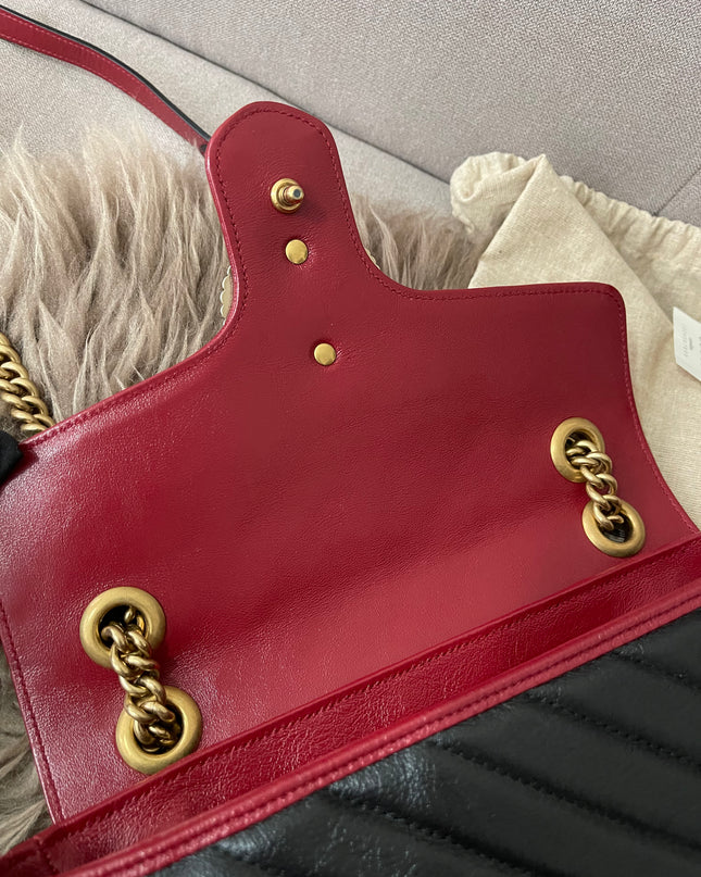 PRELOVED AUTHENTIC GUCCI GG Mini Marmont Matelassé Bag in BLK/RED