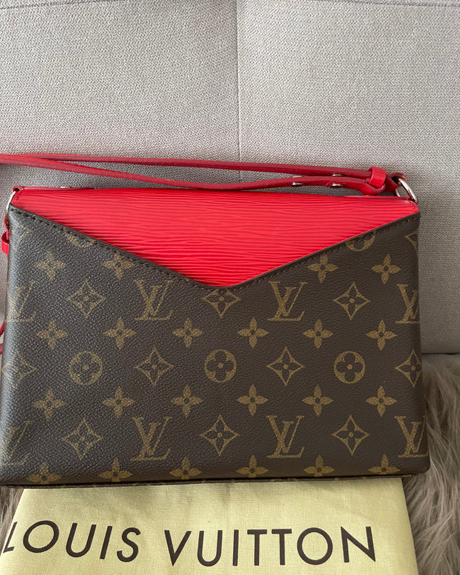 Preloved Authentic  Louis Vuitton Saint Michel Epi leather flap