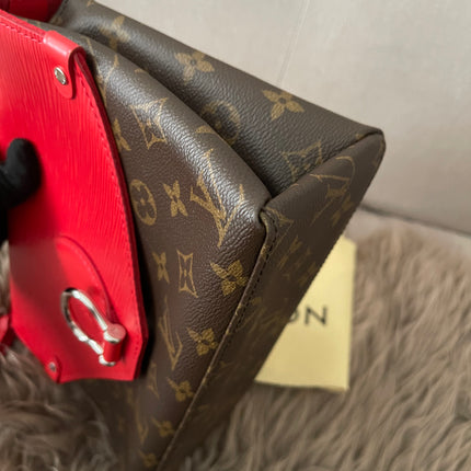 Preloved Authentic  Louis Vuitton Saint Michel Epi leather flap