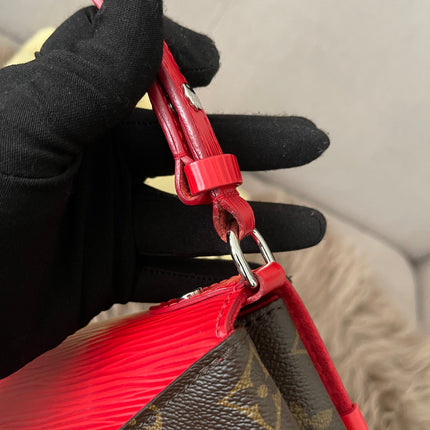 Preloved Authentic  Louis Vuitton Saint Michel Epi leather flap