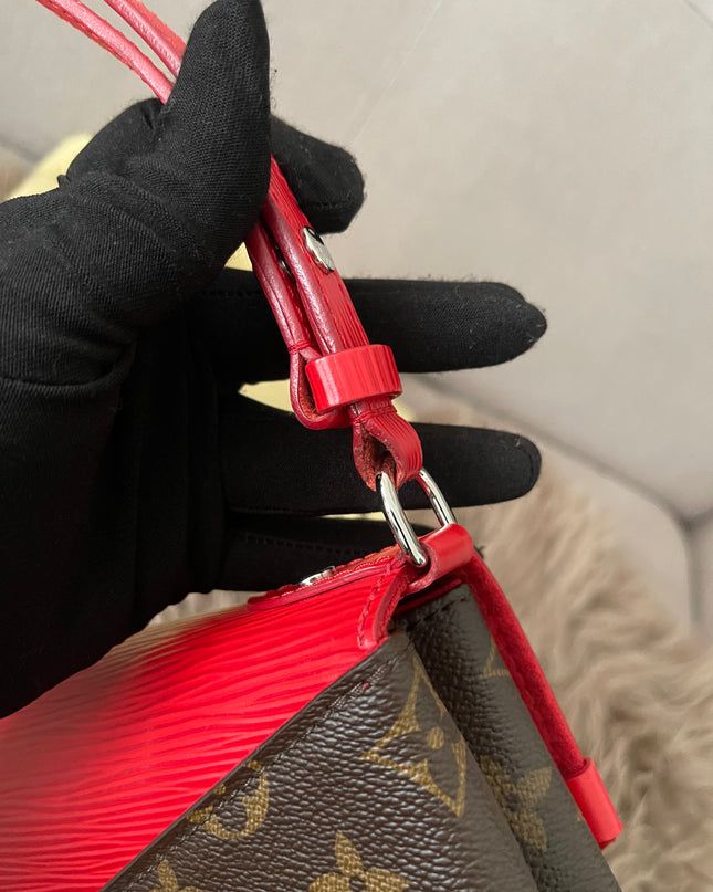 Preloved Authentic  Louis Vuitton Saint Michel Epi leather flap