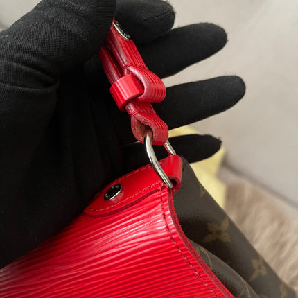 Preloved Authentic  Louis Vuitton Saint Michel Epi leather flap