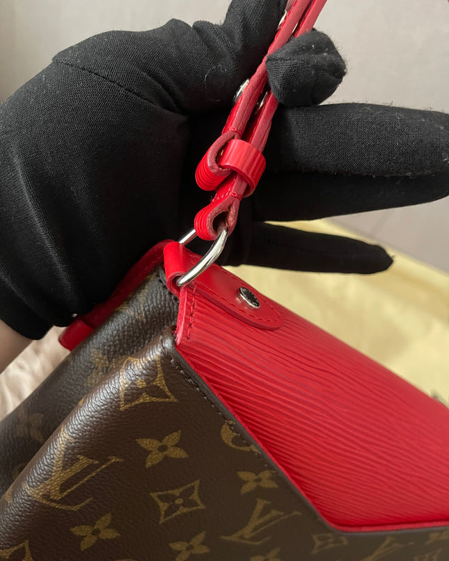 Preloved Authentic  Louis Vuitton Saint Michel Epi leather flap