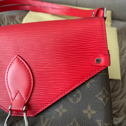 Preloved Authentic  Louis Vuitton Saint Michel Epi leather flap