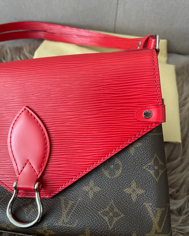 Preloved Authentic  Louis Vuitton Saint Michel Epi leather flap