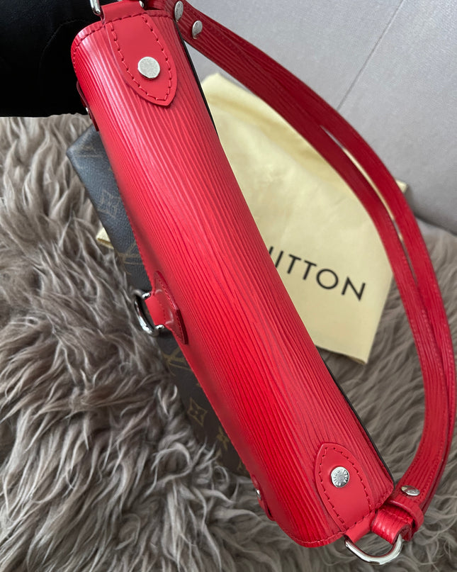 Preloved Authentic  Louis Vuitton Saint Michel Epi leather flap