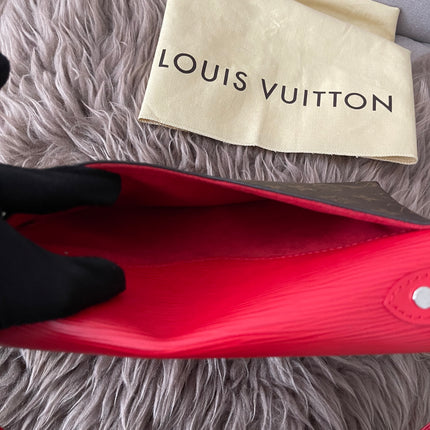 Preloved Authentic  Louis Vuitton Saint Michel Epi leather flap