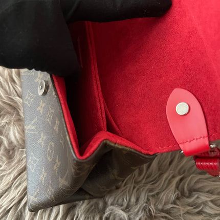 Preloved Authentic  Louis Vuitton Saint Michel Epi leather flap