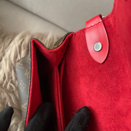 Preloved Authentic  Louis Vuitton Saint Michel Epi leather flap