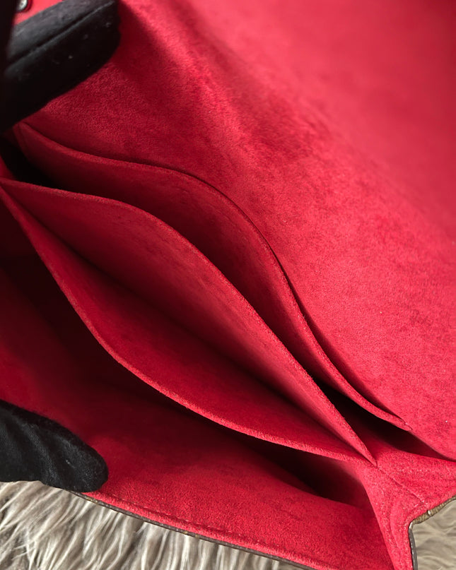 Preloved Authentic  Louis Vuitton Saint Michel Epi leather flap