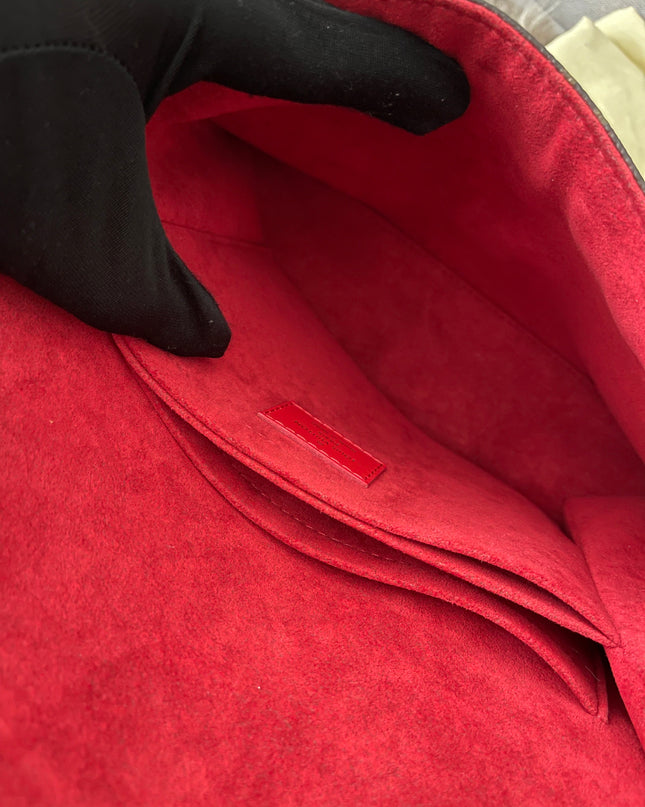 Preloved Authentic  Louis Vuitton Saint Michel Epi leather flap