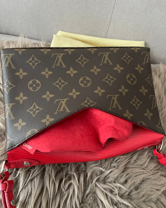 Preloved Authentic  Louis Vuitton Saint Michel Epi leather flap