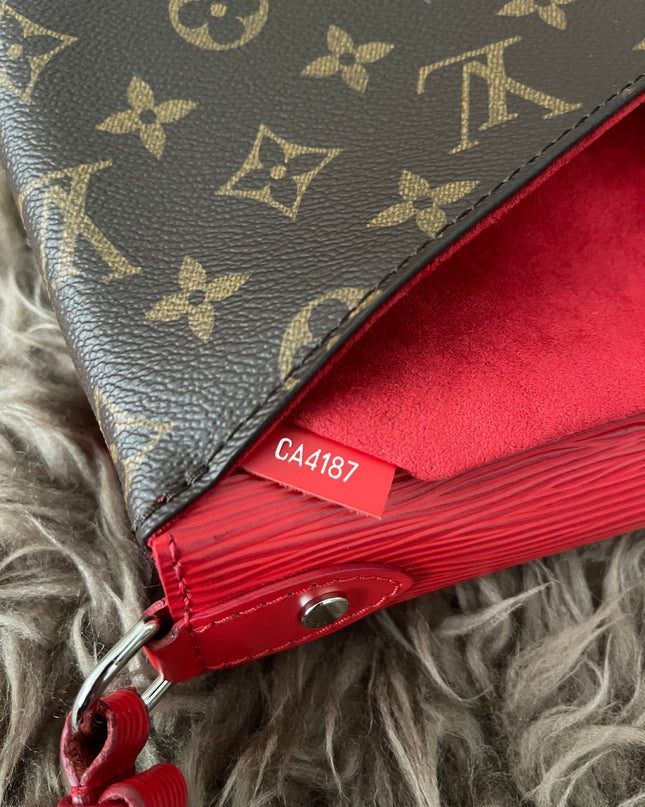 Preloved Authentic  Louis Vuitton Saint Michel Epi leather flap